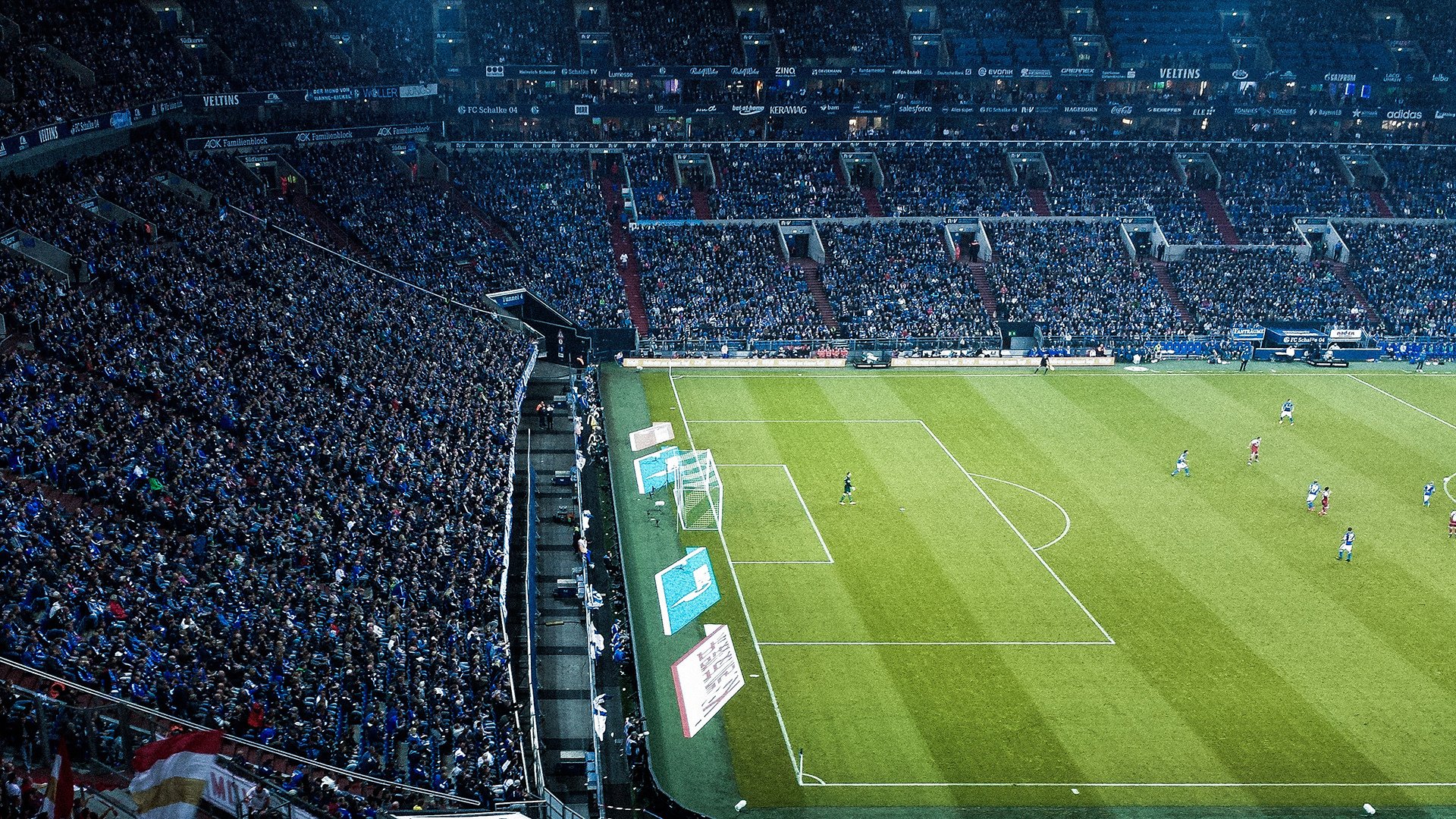 单板滑雪“跳台入门”赛 低台阶但动作要素一个不少